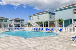 Sunrise Retreat - Pool, Minutes to Beach & Golf - Image 2