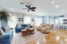 Fish Tail - Covered Patio & Yard, Near Beach - Image 4