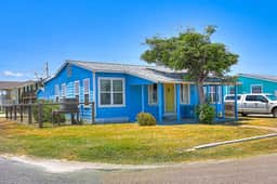 Blue Bay Breeze - Fenced Yard & Deck by the Bay - Image 3
