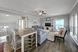 Curlew Casa - Waterfront, Pool & Dogs OK - Image 2