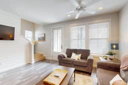 Beach Bummz Bungalow - Image 3