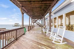 Bay Breeze Beauty - Waterfront, Hot Tub & Dogs OK - Image 2
