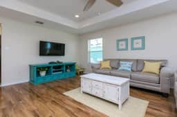 Rockport Getaway - Screened Porch, Near the Beach - Image 3