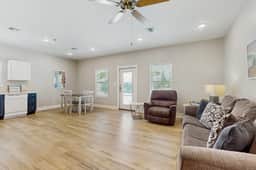 Gone Coastal Cottage - Image 5