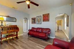 Cozy Home - Bay Views, Fenced Yard, Dogs OK - Image 2