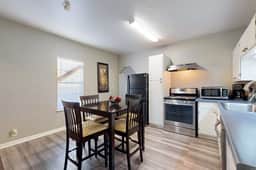 Cozy Home - Bay Views, Fenced Yard, Dogs OK - Image 3