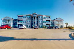 Whitecap Retreat - Steps to Beach, Pool & Balcony - Image 4