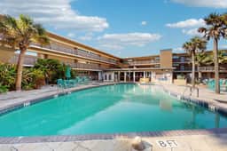 Island House #105 - Heated Pool & Outdoor Patio - Image 2