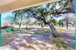 The Bay Breeze - Single-Level with Large Yard - Image 3