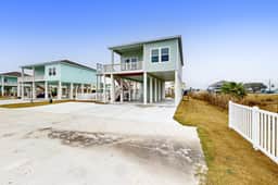 Salty Traditions - Fenced Pool, Steps to the Sand - Image 2