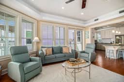 Ship Shape - Gulf Views, Walk to the Beach, Pet's Welcome! - Image 3