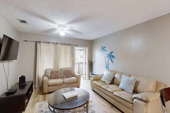 Las Palmas Condominiums #10 - Image 1