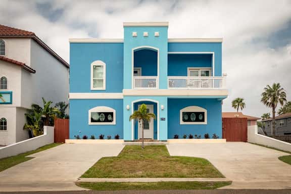 Blue Dolphin Beach House - Image 1