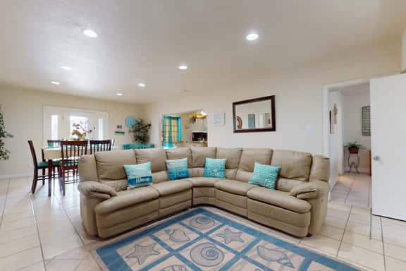 Butterfly Vine Escape Beach House - Image 1