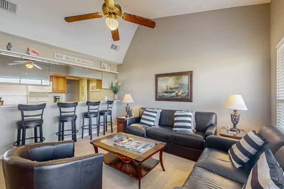 Seagull Cove - Waterfront, Bay Views & Garage - Image 1