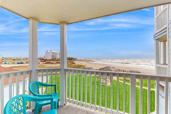 Seascape Gem - Ocean-View Balcony, Pool & Hot Tub - Image 1
