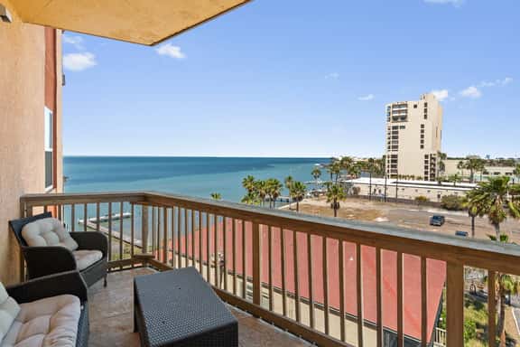 Galleon's Getaway - Monthly Stays, Bayfront, Pool - Image 1