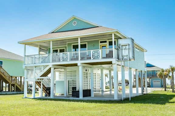 Crystal Blue - Gulf Views, Blocks to the Beach - Image 1