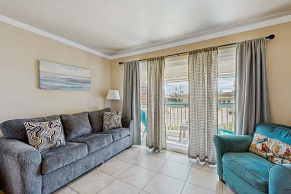 Beachside Escape - Gulf-Front Condo with Pool - Image 1