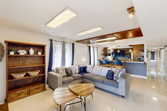 The Waves: unit B - Modern, Close to the Beach - Image 1