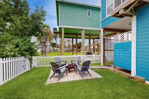 Beachwood - Fire Pit, Steps to Sand, Dogs OK - Image 1