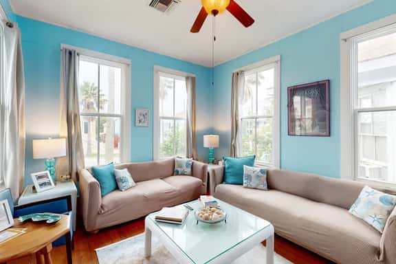 Galveston Getaway - Historic Home Near the Beach - Image 1