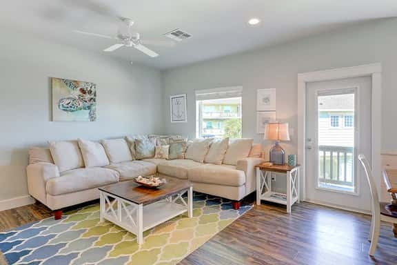 Beachy Keen - Dog-Friendly with Shared Pool - Image 1