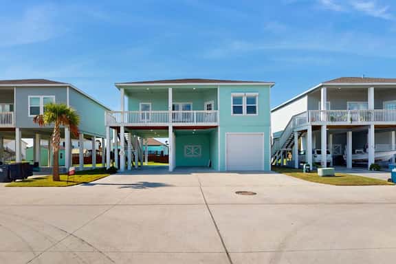 Gulf Breeze - Pool, Boat Launch & Fishing - Image 1