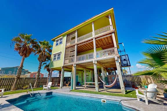 Gulf Breezes Unit B - Pool, Fenced Yard & Dogs OK - Image 1