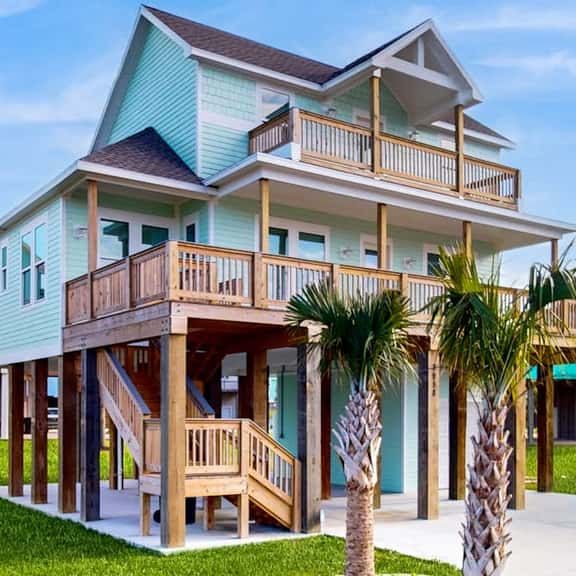 The Green Palm - Bay-View Patio & Shared Pool - Image 1