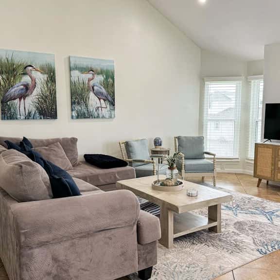 Seabreeze Serenity - Beachfront & Dog-Friendly - Image 1