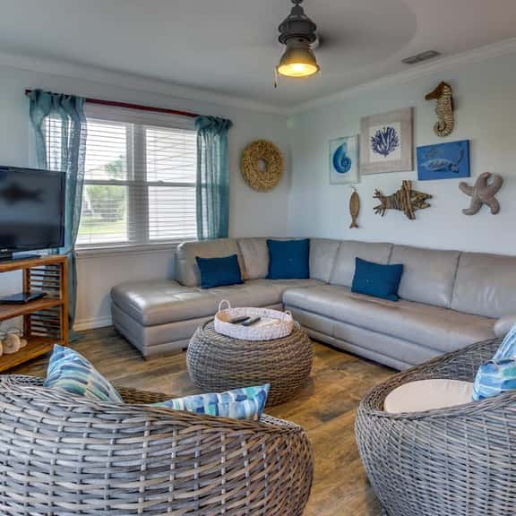Mezquite House - Ocean Views, Sleeps 16, Dogs OK - Image 1