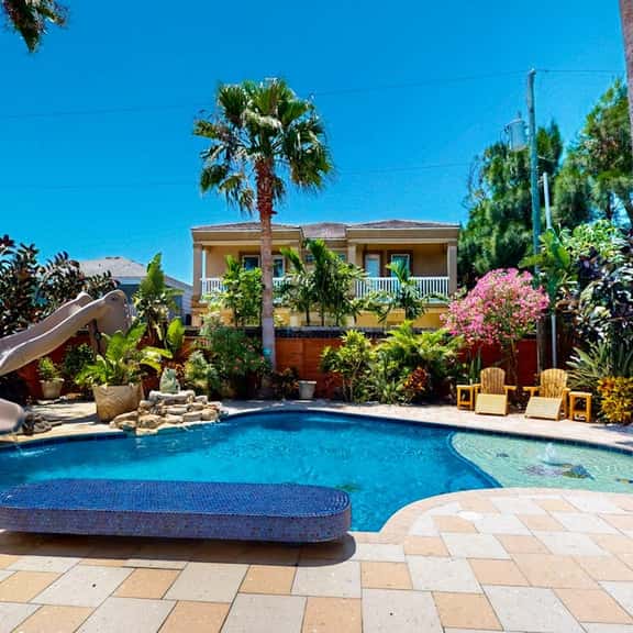 Momo's Beach House - Private Pool & Big Patio - Image 1