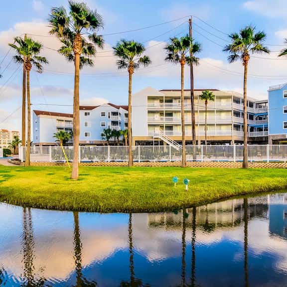 Seascape Escape - Beachfront, Pool & Hot Tub - Image 1
