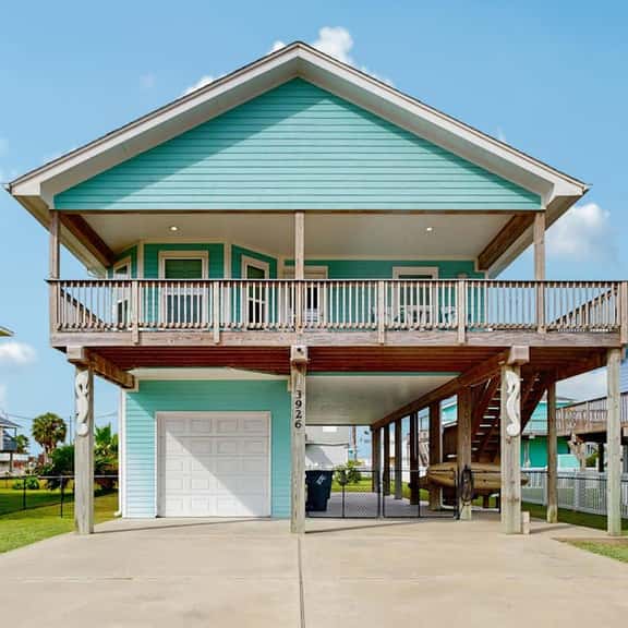 Blue Sunrise - Bay Views, Pool & Dog-Friendly - Image 1