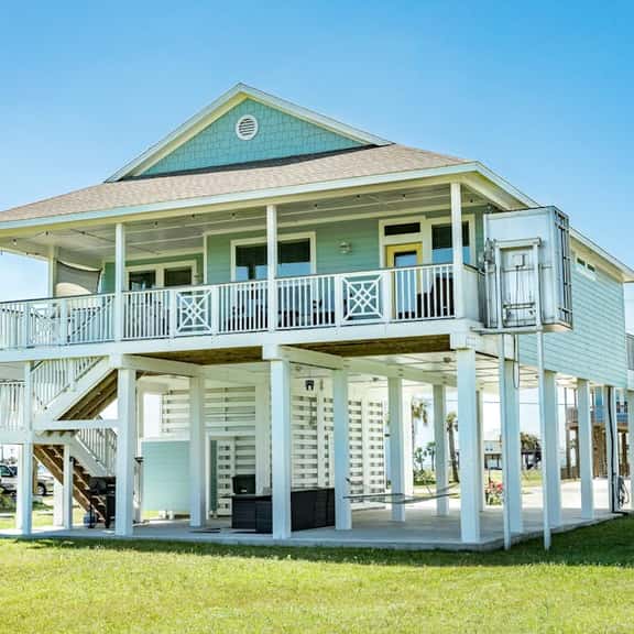 Crystal Blue - Gulf Views, Blocks to the Beach - Image 1