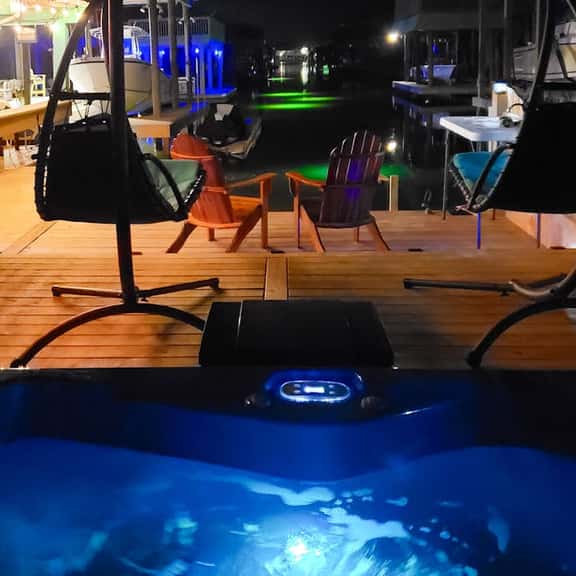 Jamaican Waves - Waterfront, Hot Tub & Game Room - Image 1