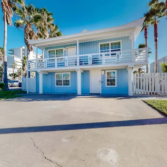 Lazy Seagull Beach House - Image 1