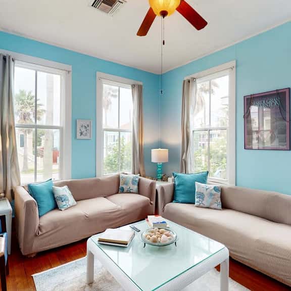 Galveston Getaway - Historic Home Near the Beach - Image 1