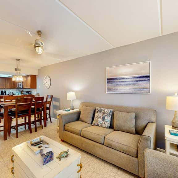 Sunrise Condo at Parklane - Image 1