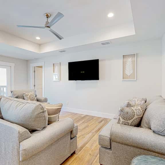 Carolyn's Beach House - Image 1