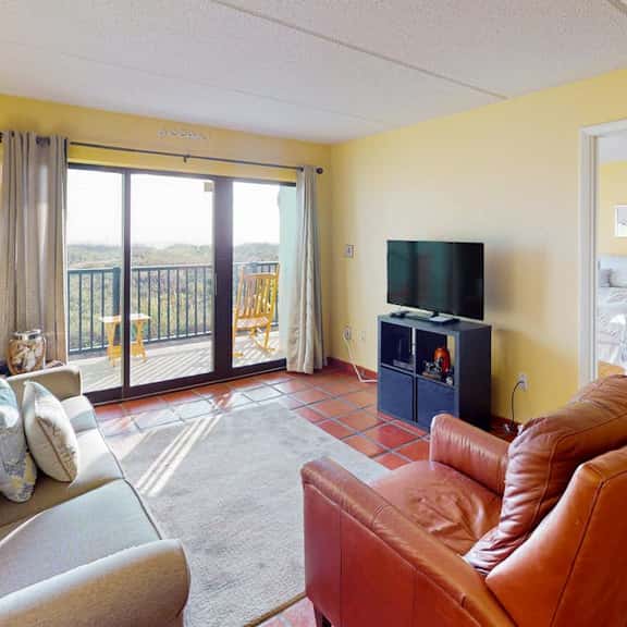 Continental #105 - Gulf-Front Condo, Beach Access - Image 1