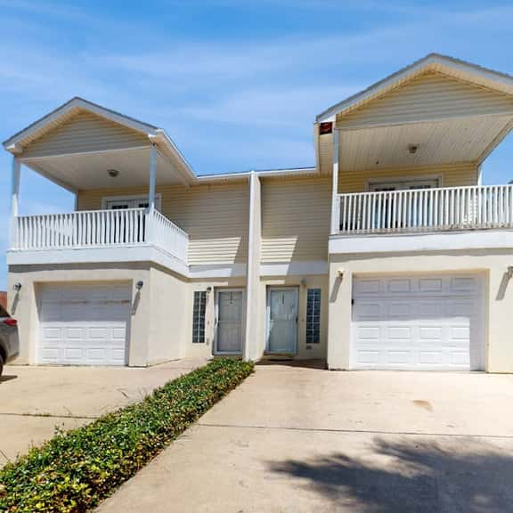 Mars Island Unit B - Private Pool, Walk to Beach - Image 1