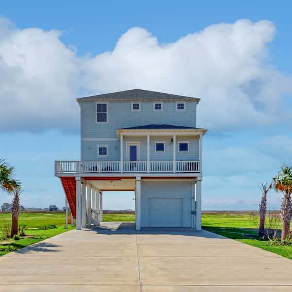 Sunset Bay - Bay Views, 2 Balconies, Sleeps 12 - Image 1