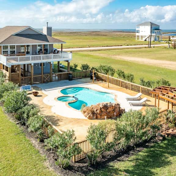 Bayside Paradise - Private Pool & Bay Views - Image 1
