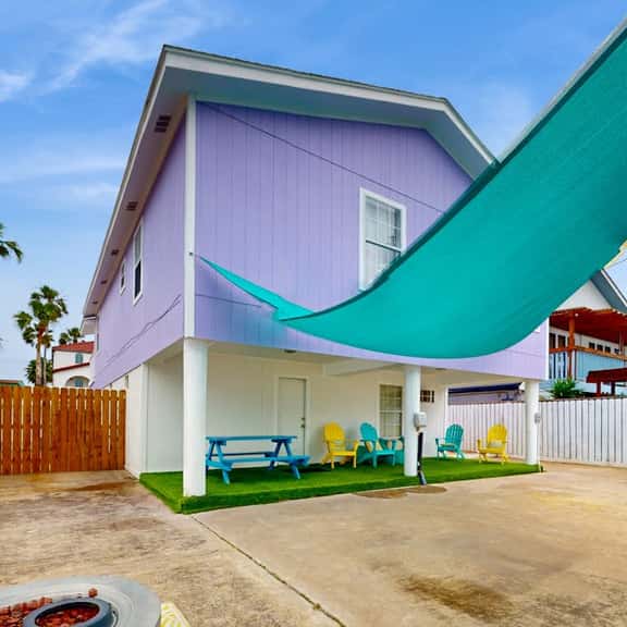 Beach & Chill at 109 E Dolphin - Image 1