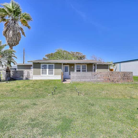Wharf Cottage - Near Beach & Town, Dogs OK - Image 1