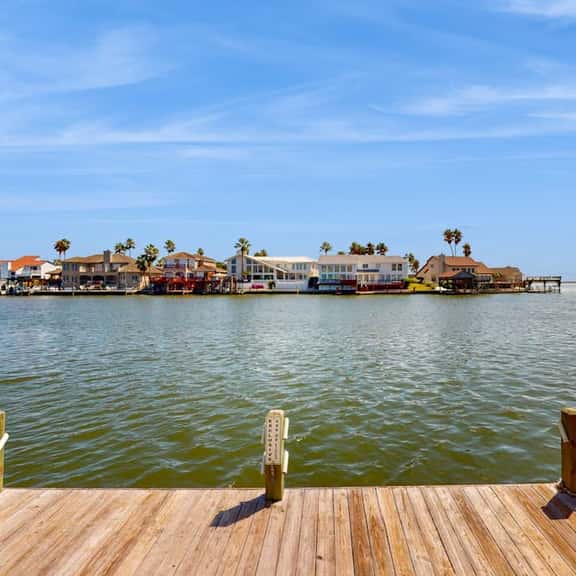 Puente Vista 133 - Bay-View Deck & Shared Pool - Image 1