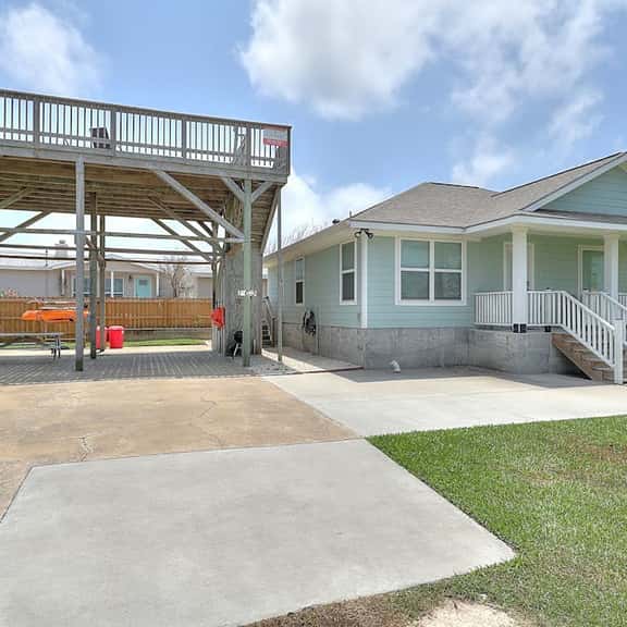 Relaxed Beachin - Rooftop Deck & Bay Views - Image 1