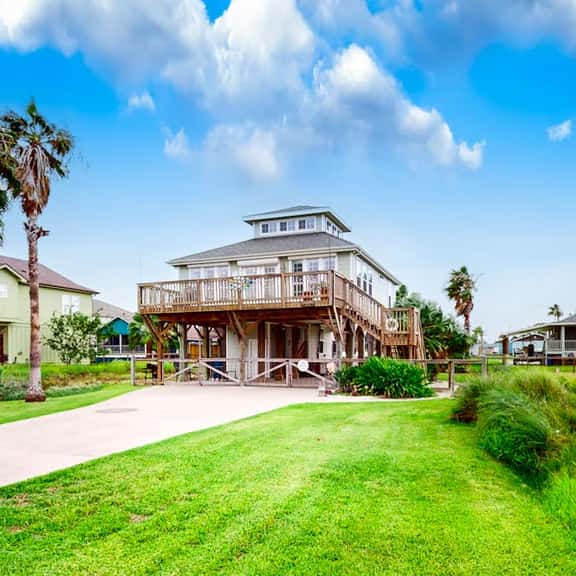Festive Beach Retreat - Image 1